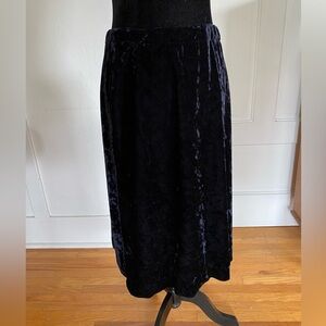 NWOT Handmade black crushed velvet fully lined a-line skirt. Size 8 to 10.